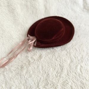 American Girl Doll Samantha Meet Outfit Red Velvet Hat Accessory